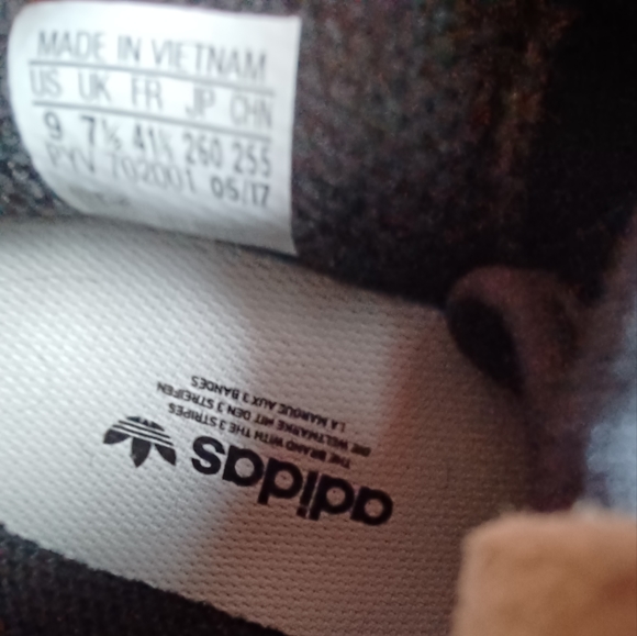 Like new - comfy Adidas cloudfoam sneakers - barely worn few times only! - Picture 6 of 6